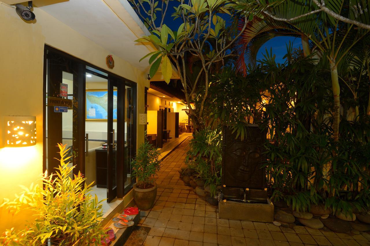 Andari Legian Hotel Bali Buitenkant foto